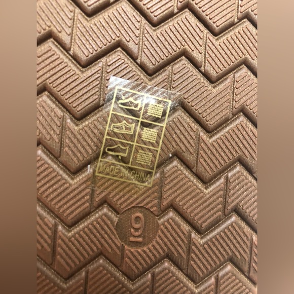 Azalea Wang Fury Slides size: 9.0 - Picture 5 of 5